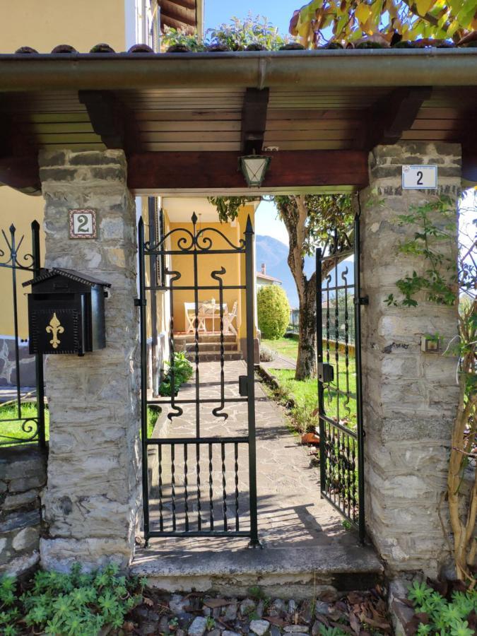 Casa Gialla Gera Lario Bagian luar foto