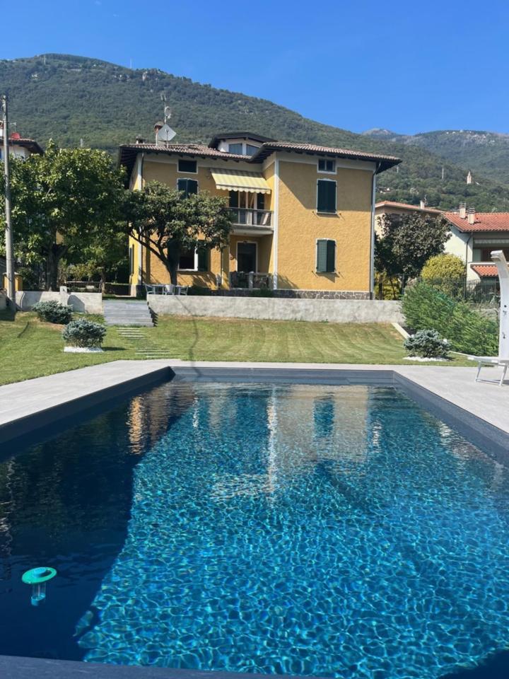 Casa Gialla Gera Lario Bagian luar foto