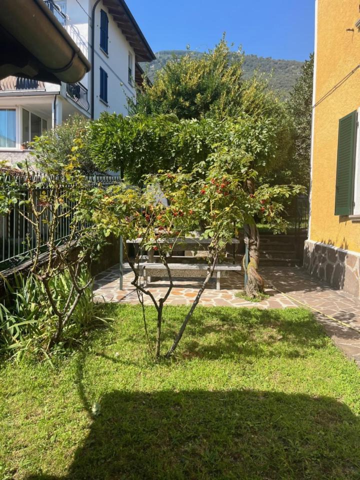Casa Gialla Gera Lario Bagian luar foto