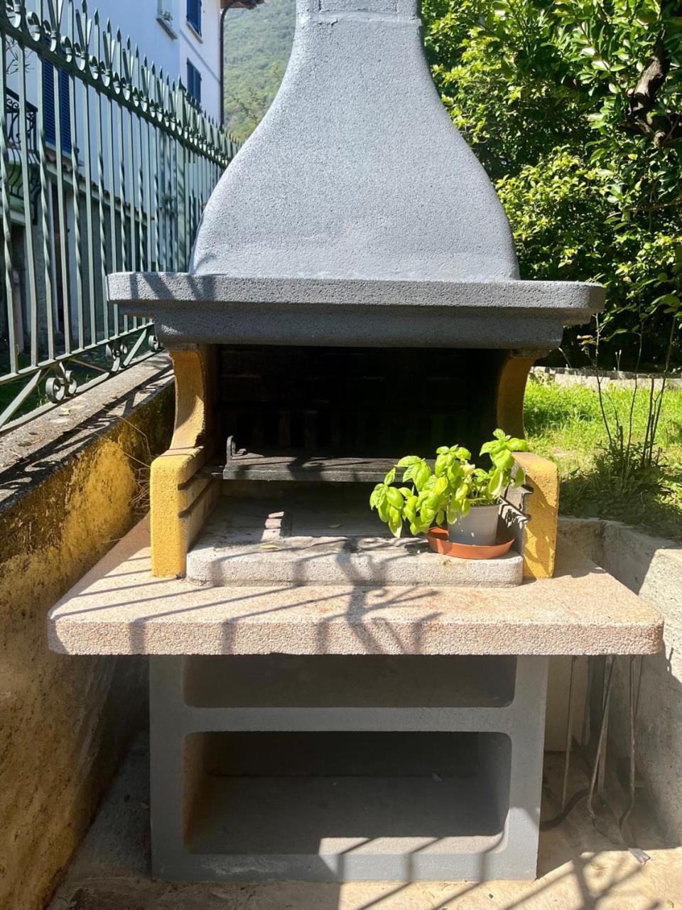 Casa Gialla Gera Lario Bagian luar foto