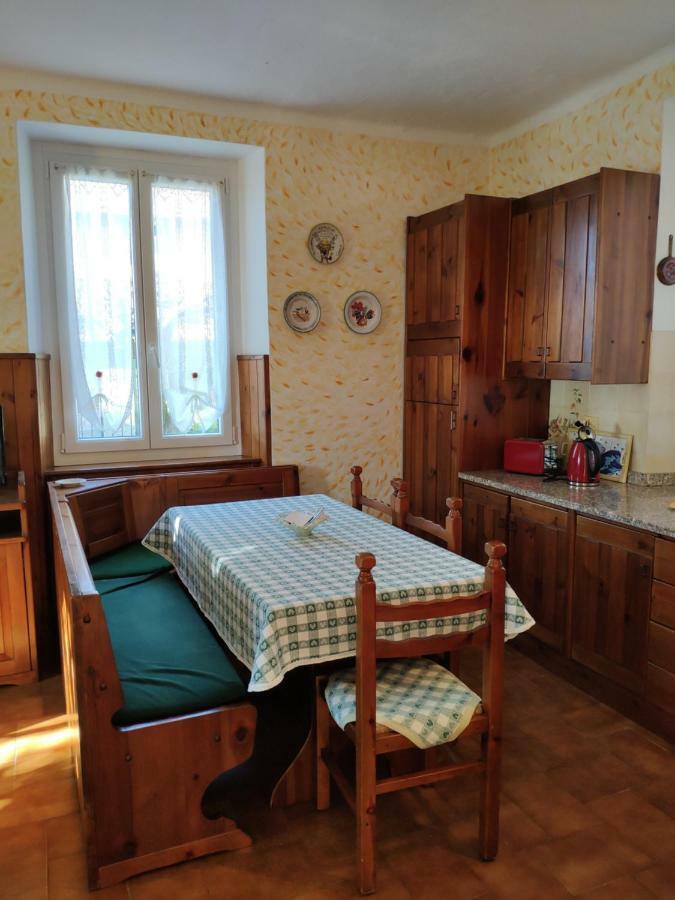 Casa Gialla Gera Lario Bagian luar foto