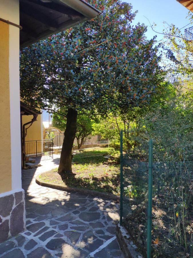 Casa Gialla Gera Lario Bagian luar foto